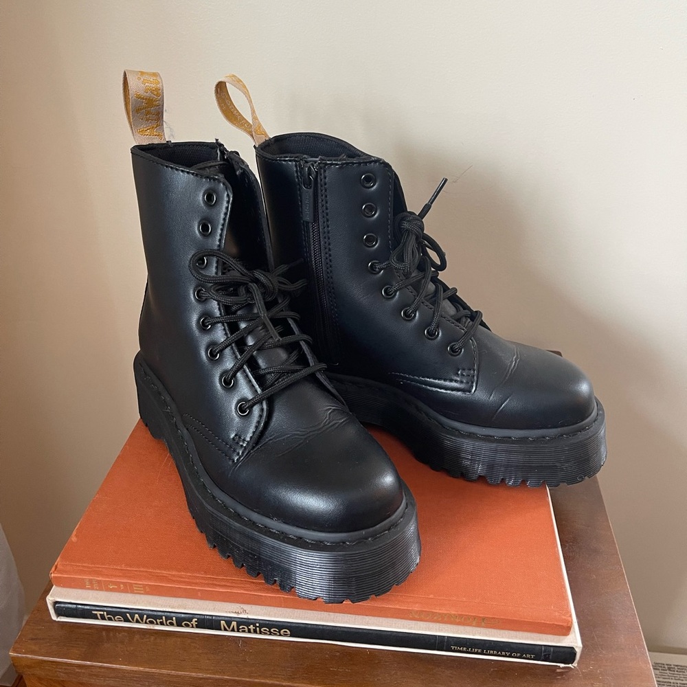 Doc Marten Platform Vegan Mono Boots